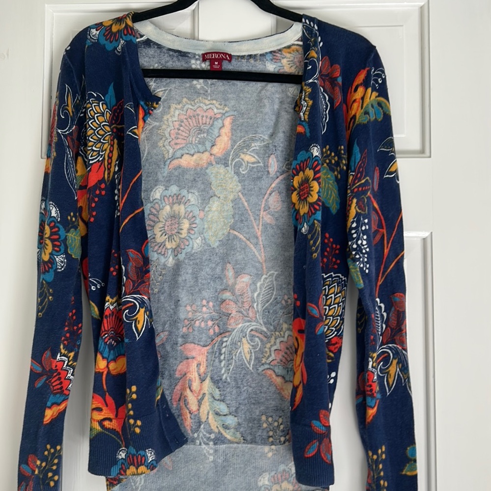 Floral cardigan size M